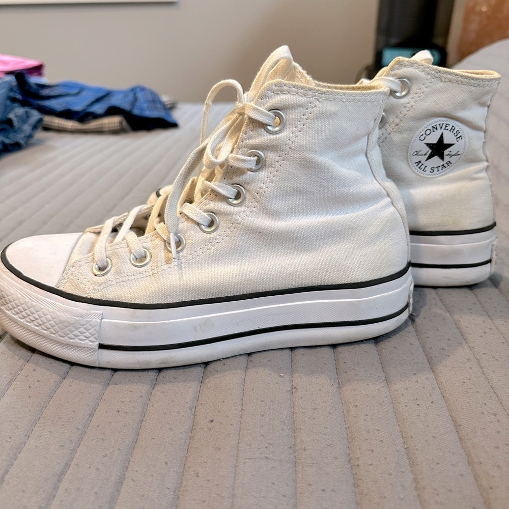 Size 6 Converse All Star Chuck Taylor white